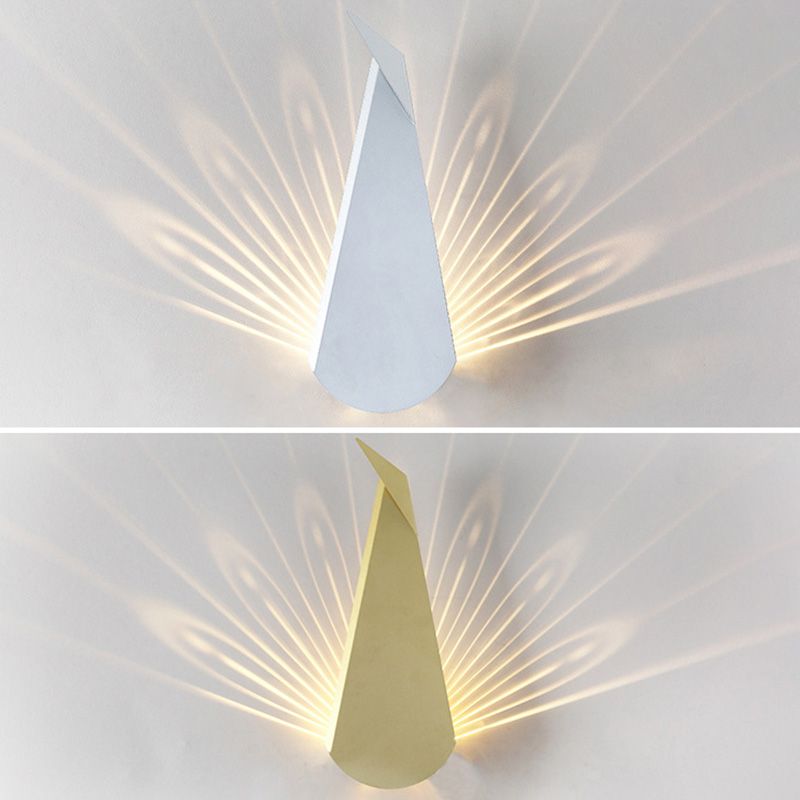 Pfauenwandmontierte Lampe postmoderne Einfachheit Metall Wandleuchte für Wohnzimmer