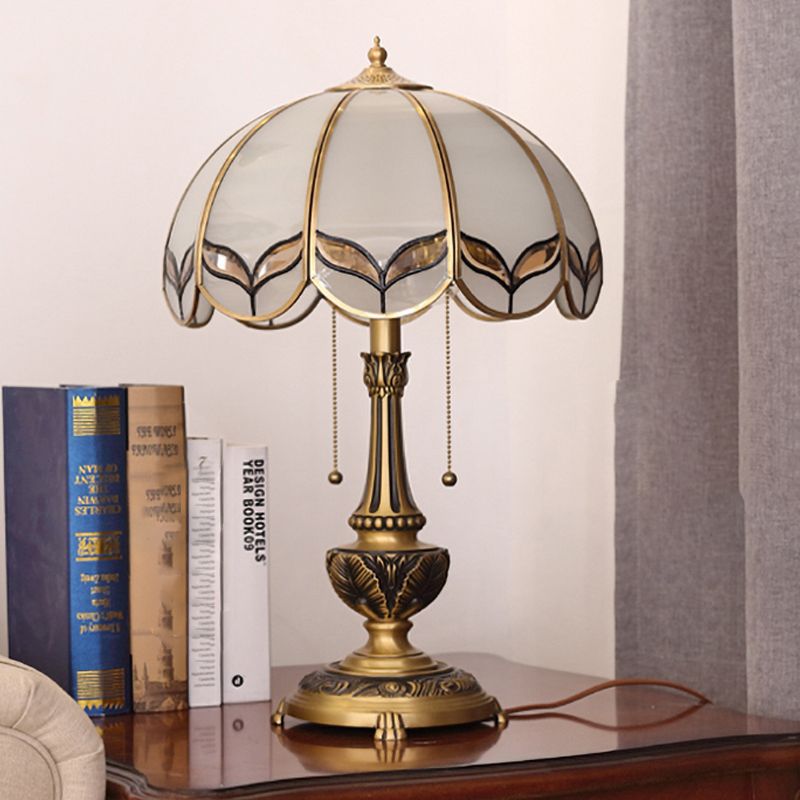 Gold 1-Bulb Nightstand Light Colonialist Beige Glass Scalloped Metal Table Lamp with Pull Chain