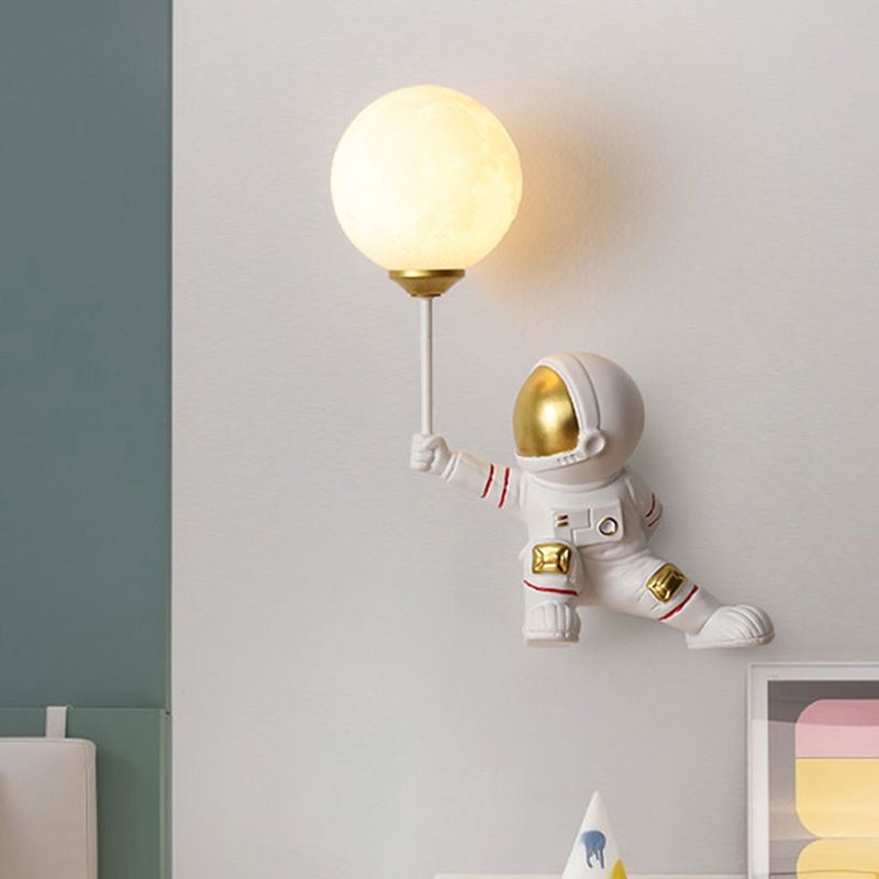 Astronauts Resin Material Wall Sconce 1 Head Wall Mounted Light Fixture for Child Room