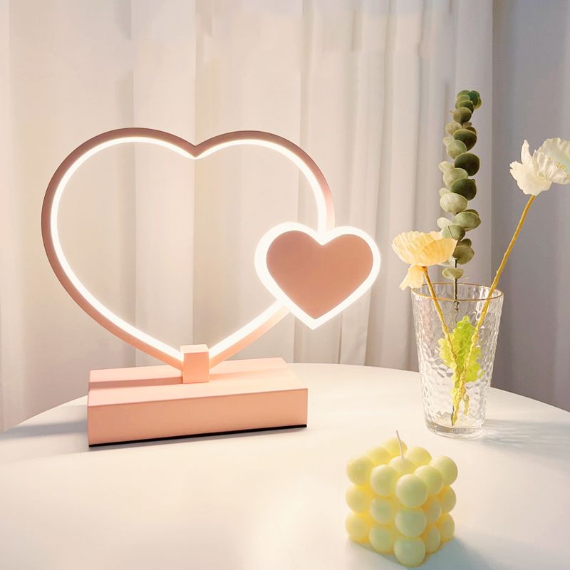Romantic Heart Shaped Table Lamp Modern Metal Bedroom LED Night Light