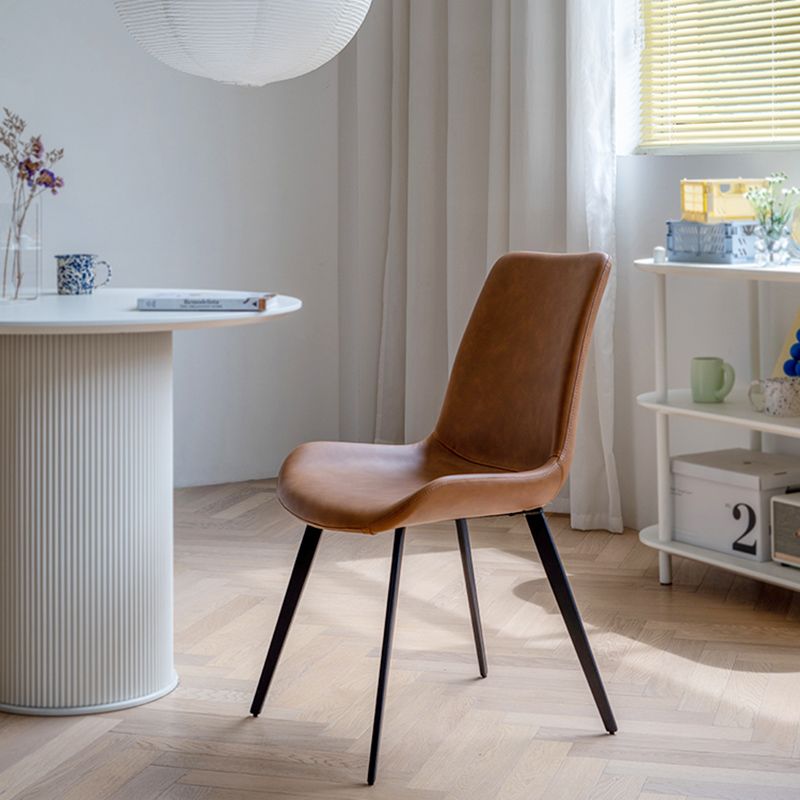 Chaises d'appoint en simili cuir de style Glam, chaise de salle à manger sans accoudoirs à dossier solide pour un usage domestique