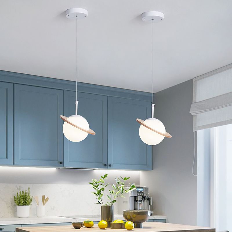 Houten hangende verlichtingsarmaturen Globe Noordse suspensielamp met witte glazen schaduw