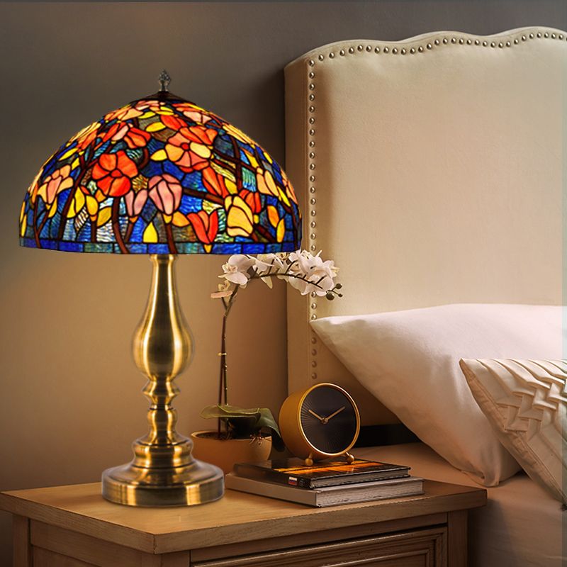 Tiffany Glass Messing Table Lampe 1 Light Classic Night Lighting mit Magnolienmuster