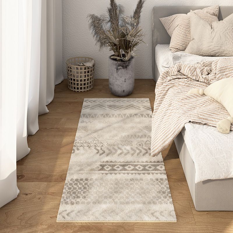 Multi Color Bedroom Rug Ethnic Geometric Carpet Polypropylene Pet Friendly Washable Indoor Rug