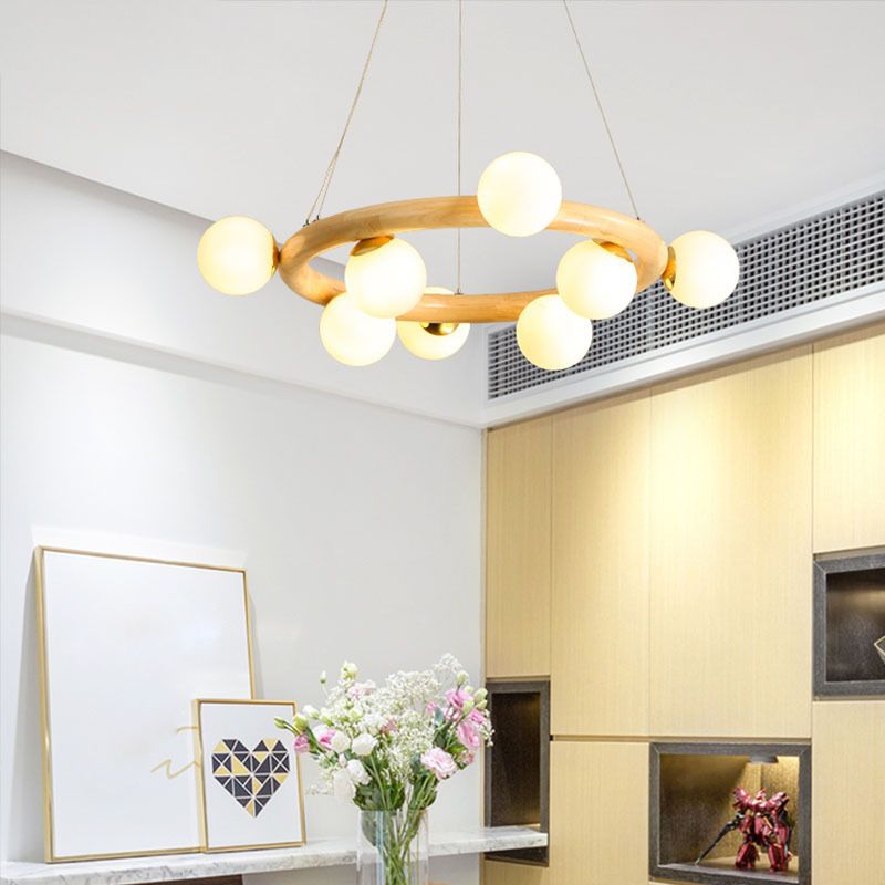 Moderno lampadario a legna a soffitto circolare creativo con tonalità di vetro bianco