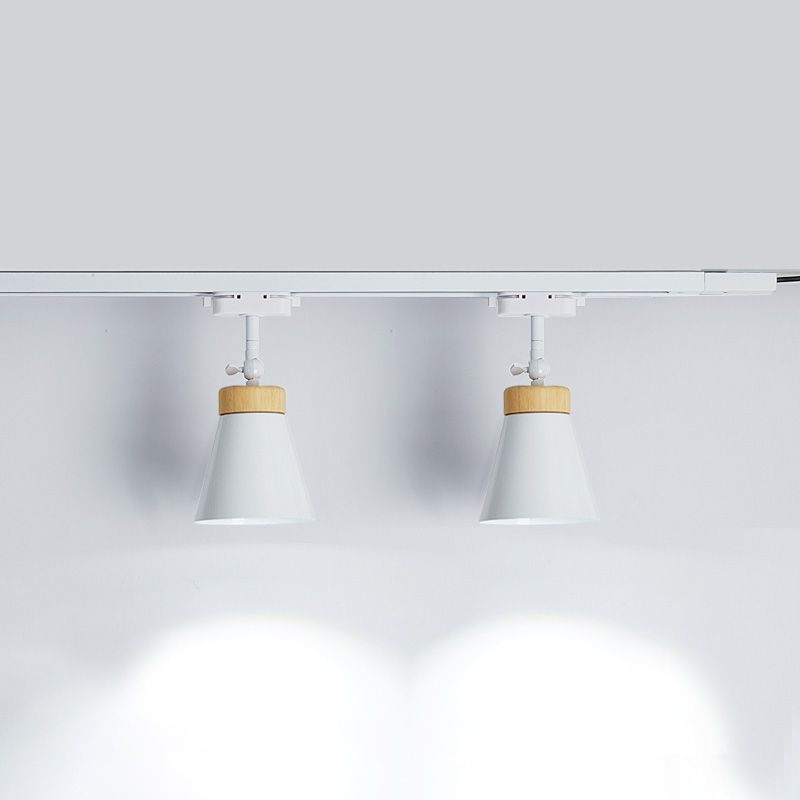 Idee di illuminazione per pista nordica casa soggiorno muro di abbigliamento commerciale negozio di sfondo della superficie della superficie del binario Spotlight montato