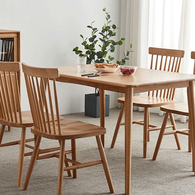 Moderne eiken houten tafel in de natuur rechthoekige eettafel met houten basis en 4 poten