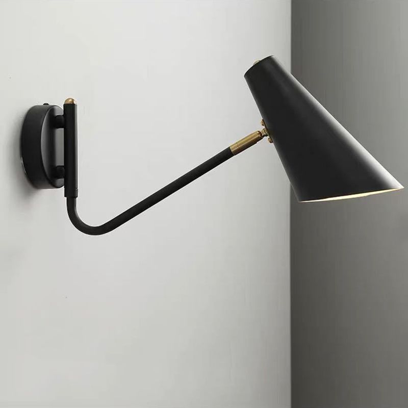 Lucinas de luz de pared cónica de estilo moderno lámparas de pared de 1 luces de metal en negro