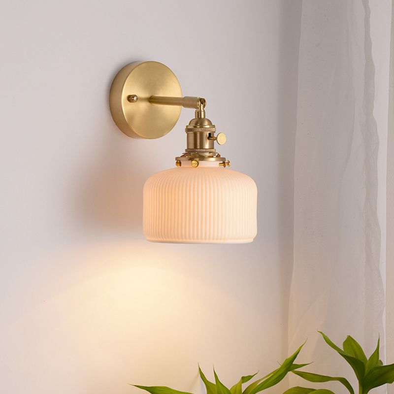 Postmodern Minimalist Golden Metal Wall Light Sconce for Washroom