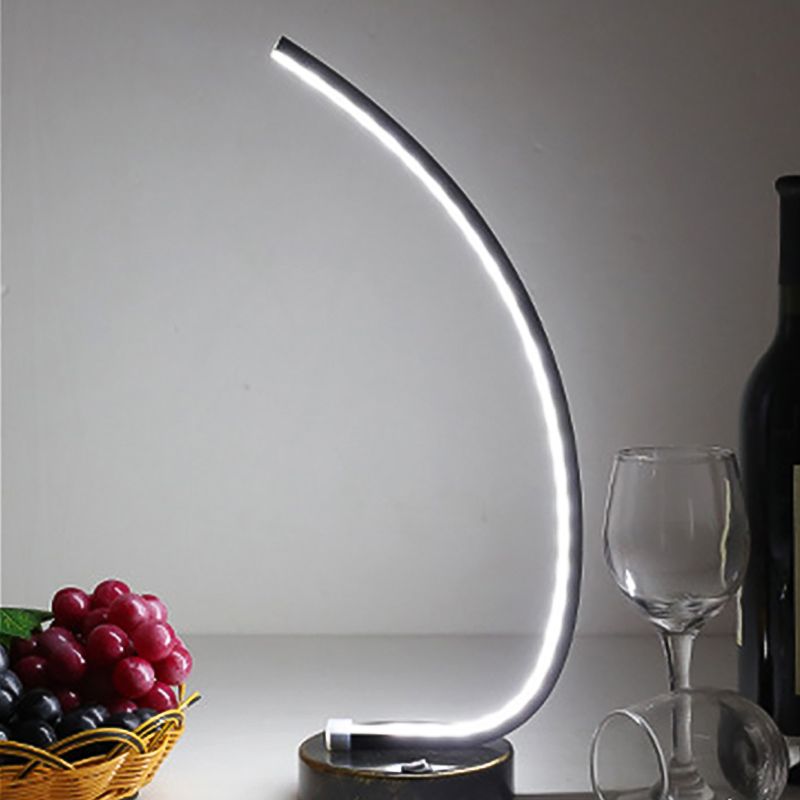 1 lampada da comodino lineare leggero lampade in metallo metallico contemporaneo in nero