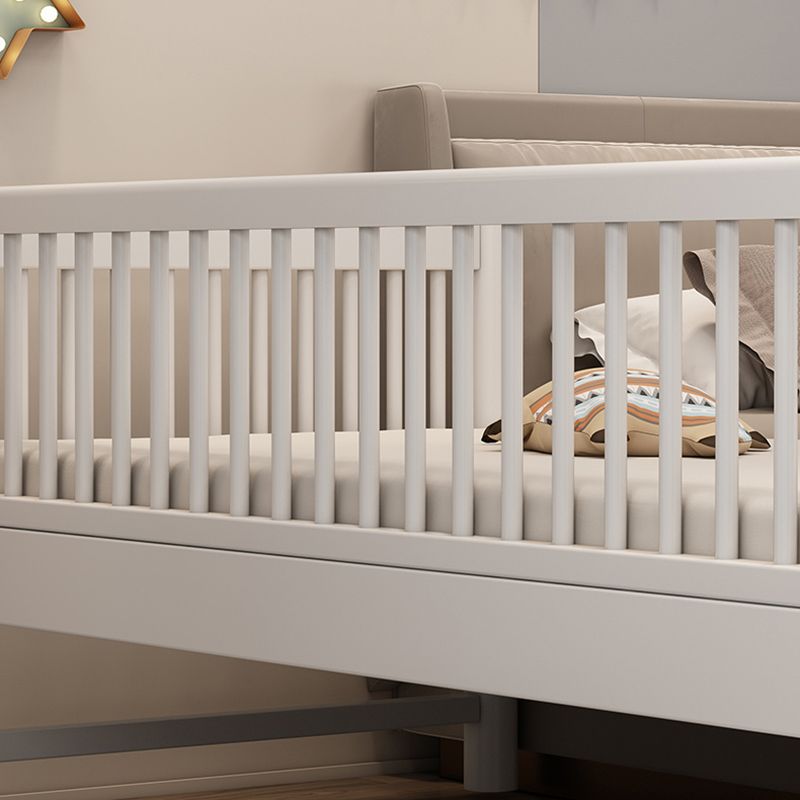 White Baby Crib Scandinavian Beech Nursery Crib with Guardrails