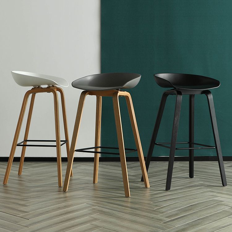 Taburetes contadores simples contemporáneos taburete de bar de madera interior con patas de 30 pulgadas con asiento de plástico