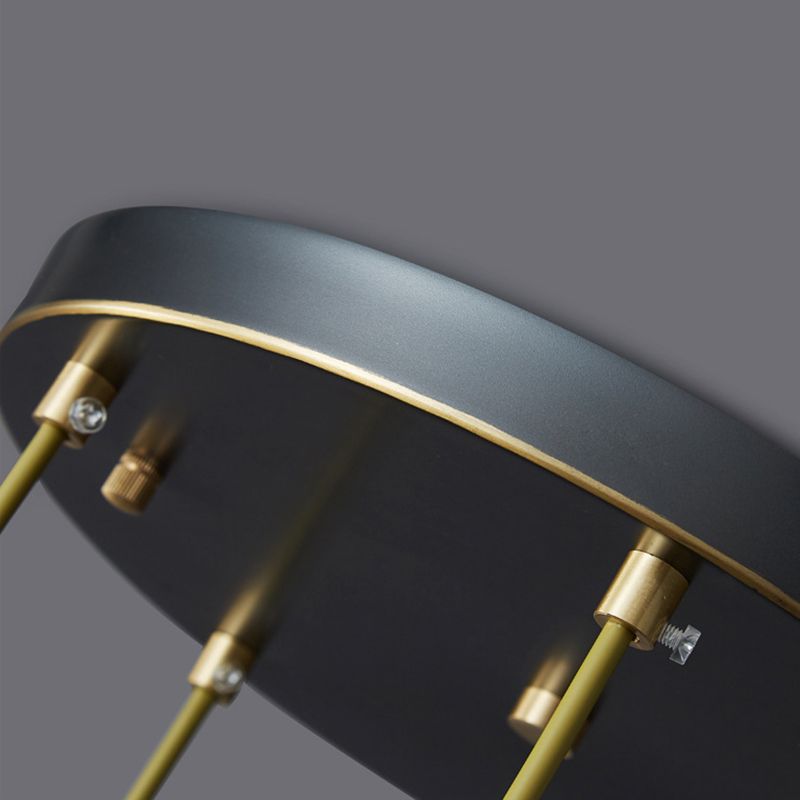 Minimalistische hangende lamp zwart-gouden edelsteenvormige hanger met kristalschaduw voor restaurant