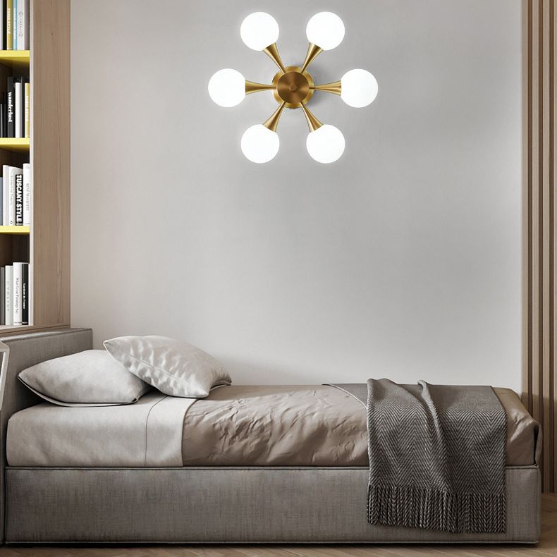 Postmoderne Starburst hängende Kronleuchter leichter Glasschatten Deckenkraut in Gold für Wohnzimmer