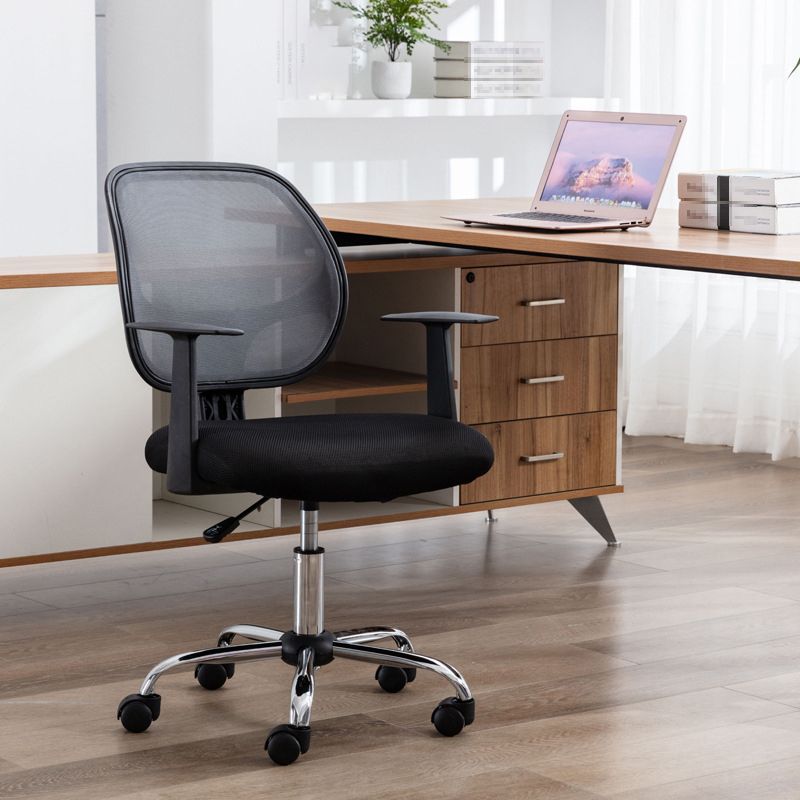 Silver Metal Modern Conference Chair in Mid-Back Mesh Conference Chair