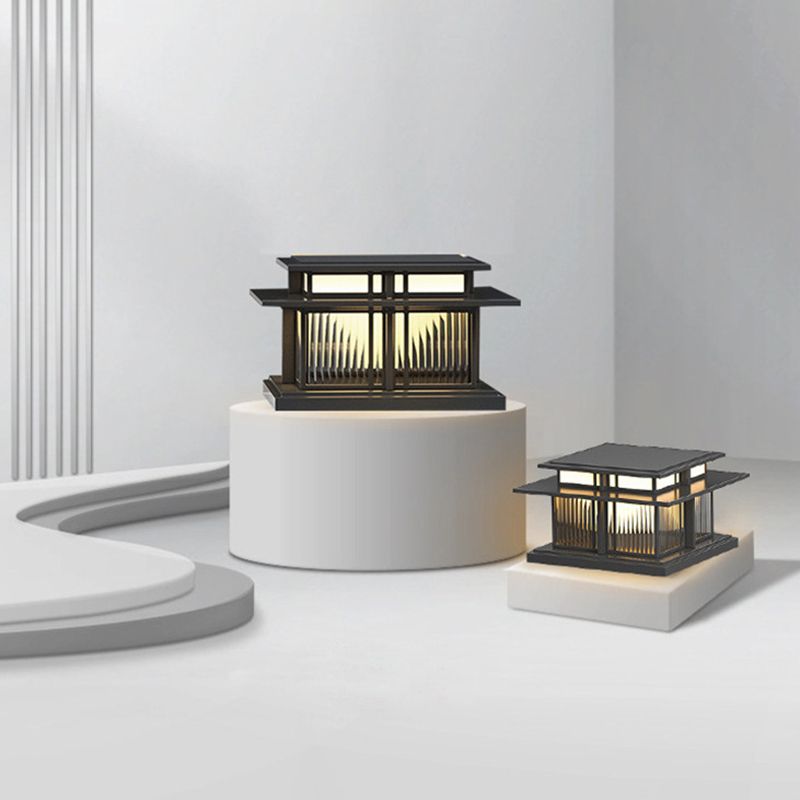 Modern Simple Metal Outdoor Light Square Shape Solar Energy Pillar Lamp for Courtyard