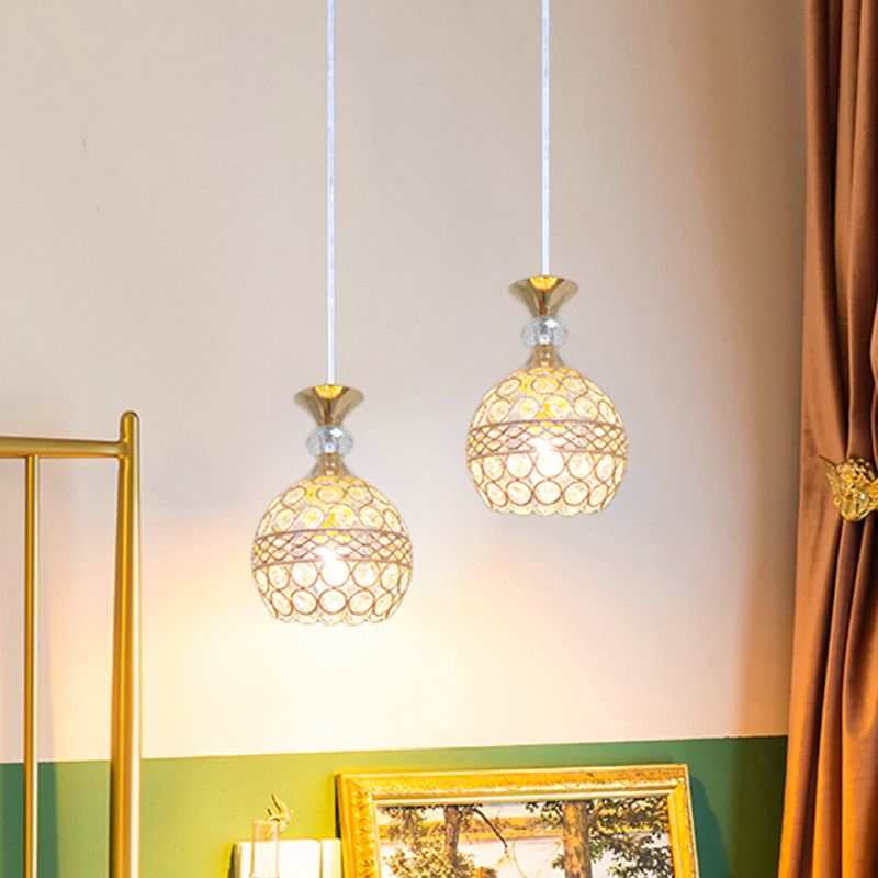 Modernismus 1 Glühbirnenanhängerlampe mit kristallklemmischem Schatten Goldkugel