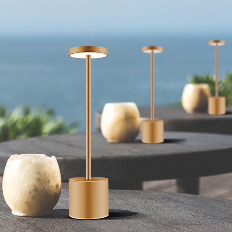 Minimalistische stijl LED-tafellamp Metalen tafellamp voor woonkamer slaapkamer