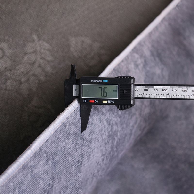 Dunkelbrauner geometrischer Druckteppich Polyester Moderner Teppich Waschbar Teppich für Wohnzimmer