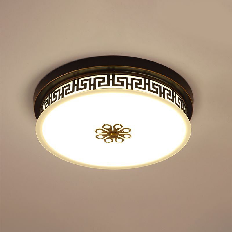 Modern Metal Ceiling Light Circle Shape LED Flush Mount with Glass Shade for Living Room