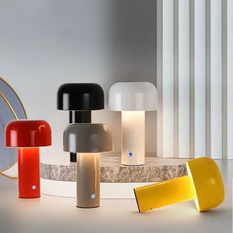 Modern Chargeable Table Lamp 1-Light Desk Light with Iron Shade for Living Room