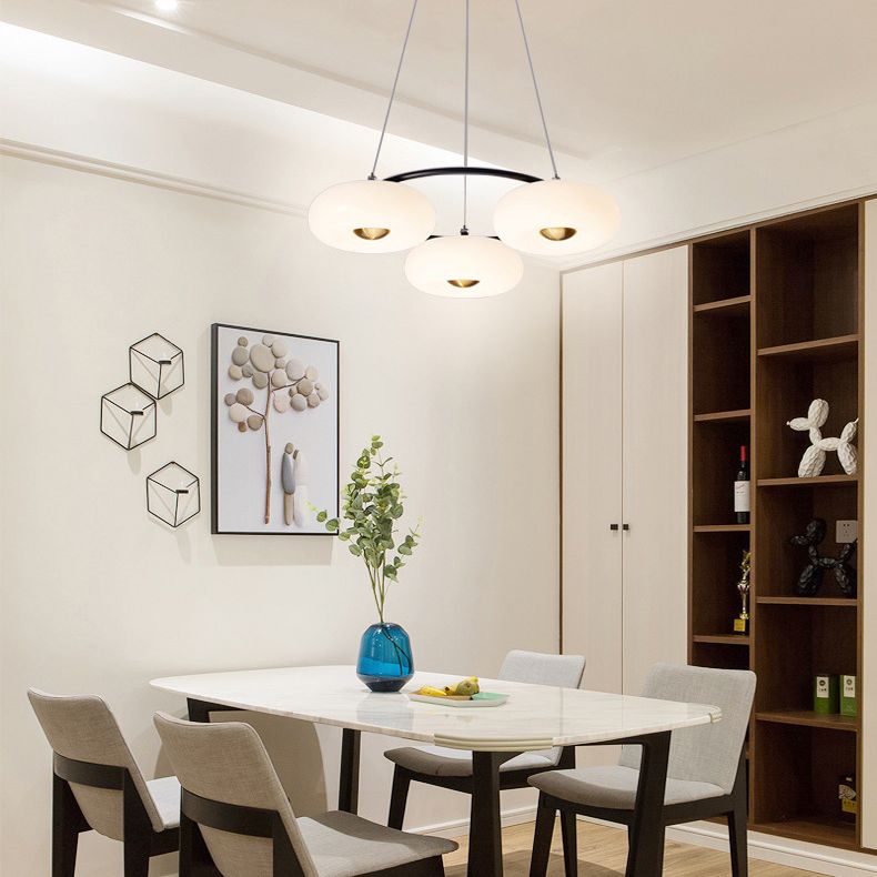 Donut comedor de comedor lámpara de techo acrílico 3-cabeza moderna led colgante colgante en blanco y negro