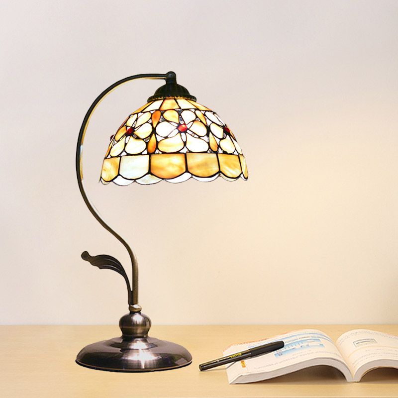 Witte kom Nacht Stand Licht Tiffany 1-Light Shell Tafelverlichting met zwanenhals arm