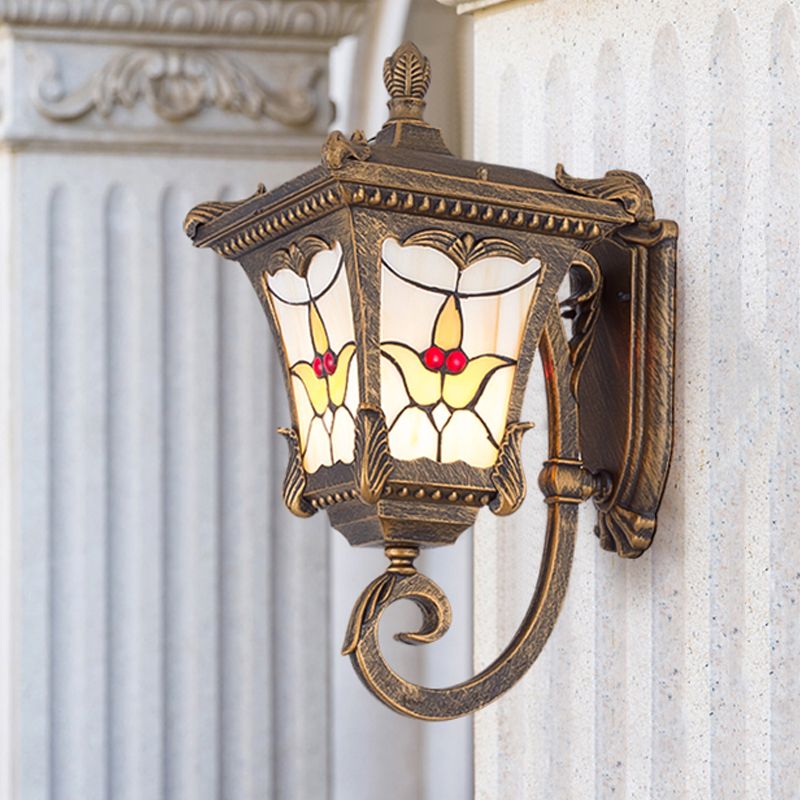 Bronze/Rust Red Scrolled Arm Wall Mounted Light Country Metal 1 Light Courtyard Wall Sconce Lighting with Flower Pattern