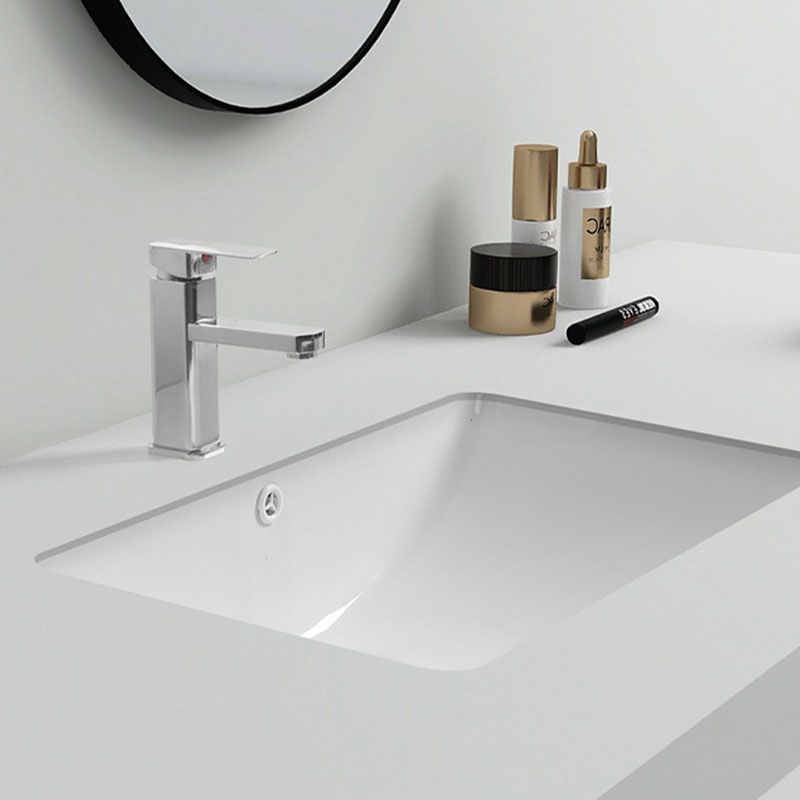 Modern Porcelain Bathroom Sink Undermount Bathroom Sink in White(Not Including Faucet)