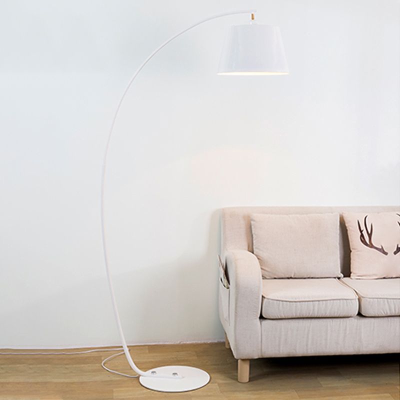 Lámpara de lectura de piso de metal de macarrón arqueado luz de piso de 1 luz para dormitorio
