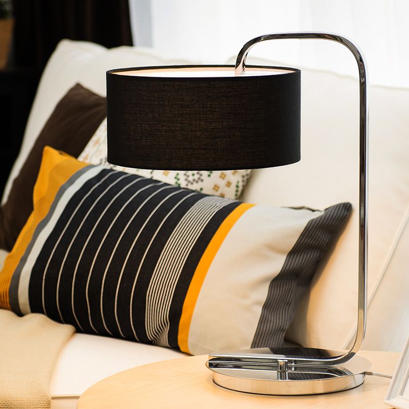 Lampe de lecture à tambour en tissu modernisme, lampe de bureau LED en noir/blanc pour chambre à coucher
