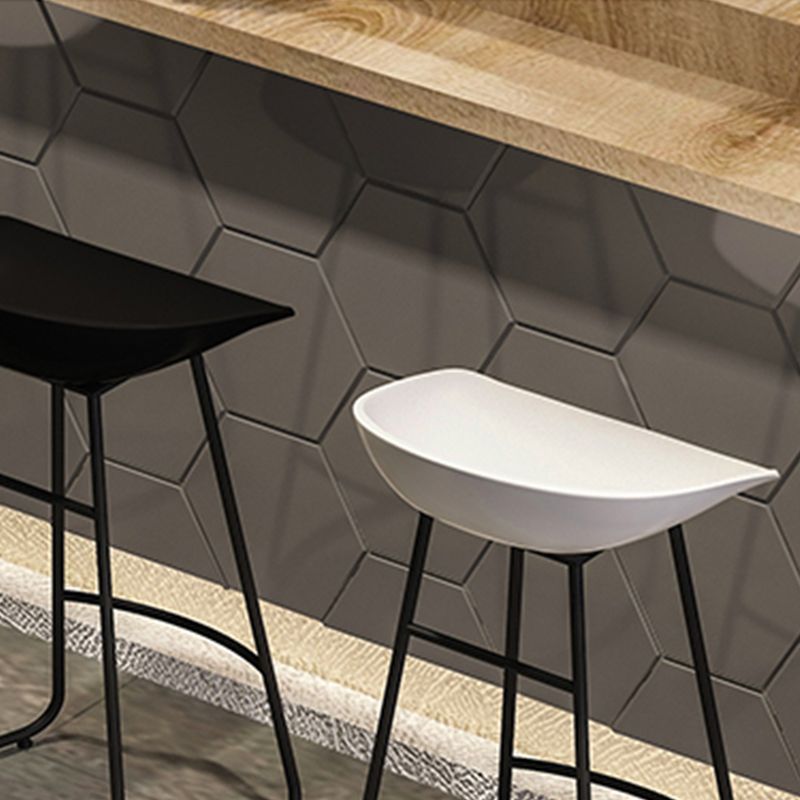 Industrial Armless Bar Stool Plastic Dining Stool with Metal Base