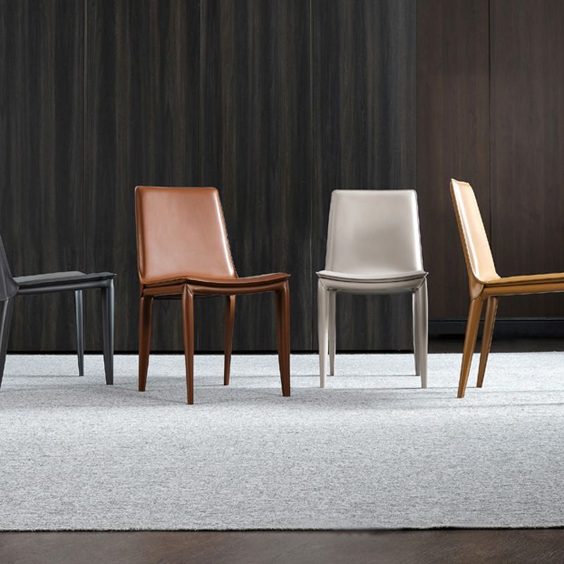 Ensemble de chaises en cuir au design contemporain, chaises de salle à manger à dossier solide (Ensemble de 2)