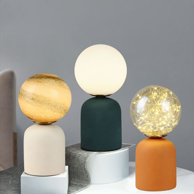 11,8 "in altezza lampada da tavolo a led in stile moderno Globe Glass Shade Ceramics Ceramics Base Light per camera da letto