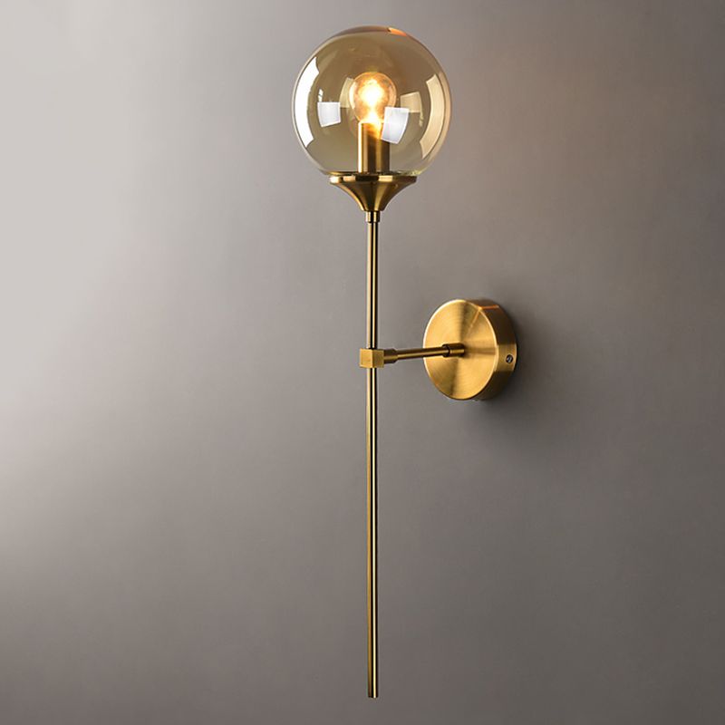 Runde Wandleuchte minimalistische Leuchtenleuchte mit Glasschatten