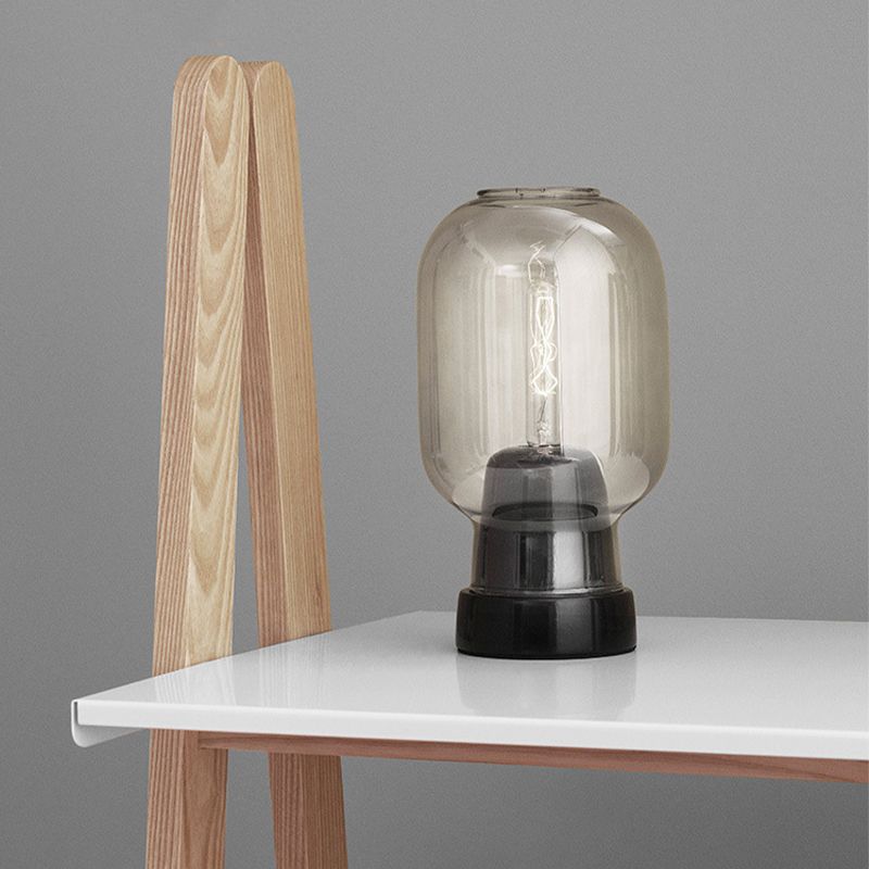 Table de chambre elliptique légère fumée en verre gris 1 tête lampe de nuit moderne en noir