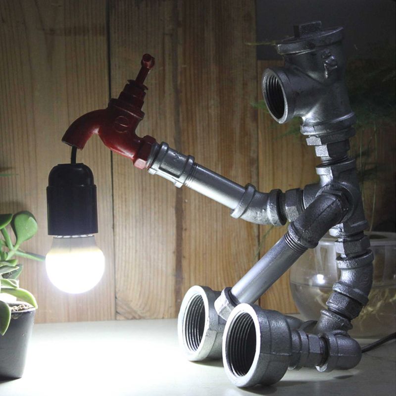 Table de robot assis métallique avec robinet déco steunpunk 1 clair