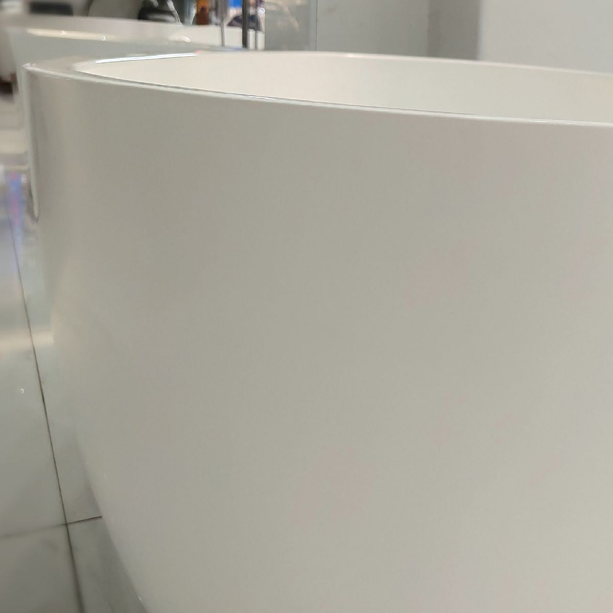 Acrylic Freestanding Soaking Bathtub Antique Finish Oval Modern Bath Tub