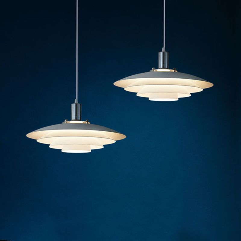 Salle d'éclairage de suspension en métal moderne à une lumière