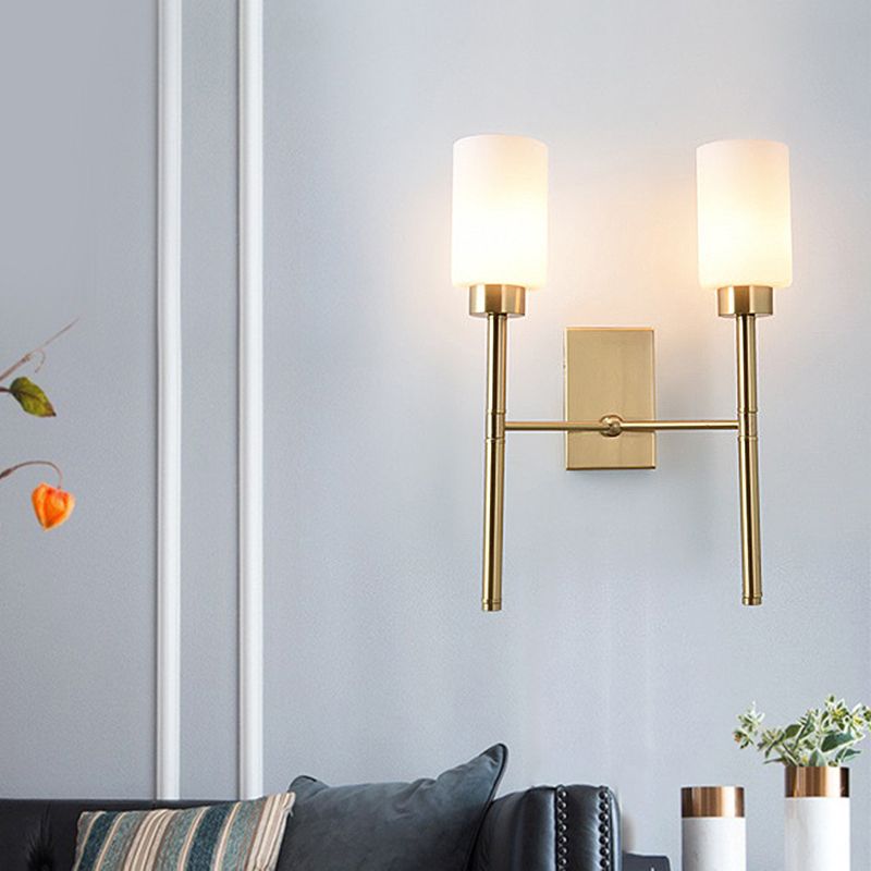 2 lampadine a matita braccio applique in metallo contemporaneo lampada montata a parete in ottone con tonalità di vetro bianco