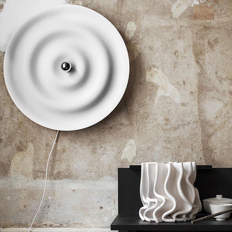 Modern Metal Wall Sconce Circular Shape Wall Light with Aluminum Shade for Bedroom