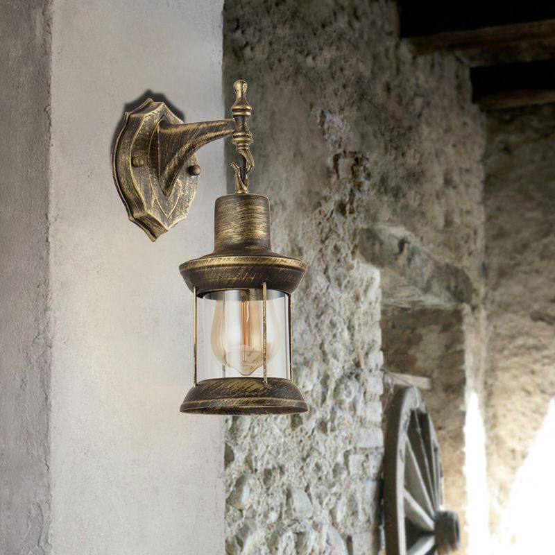 One Lampenwandleuchte mit Kerosin Schatten klares Glas traditionelle Schuhleuchten im Freien in alter Bronze