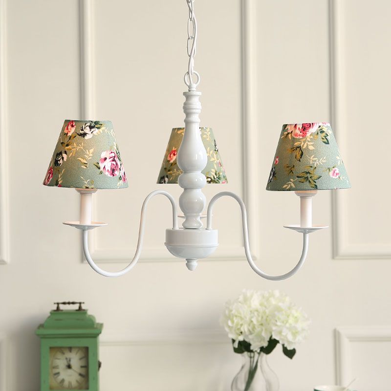 Kids Flower Hanging Light avec ombre effilée 3 lumières Chandelier en métal en vert pour salle d'allaitement