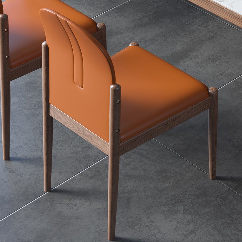 Moderno comedor de cocina con top de piedra sinterizado y muebles de comedor de base de madera maciza