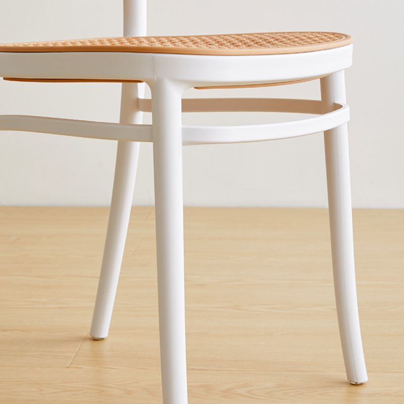 Barre de dossier et tabouret de comptoir