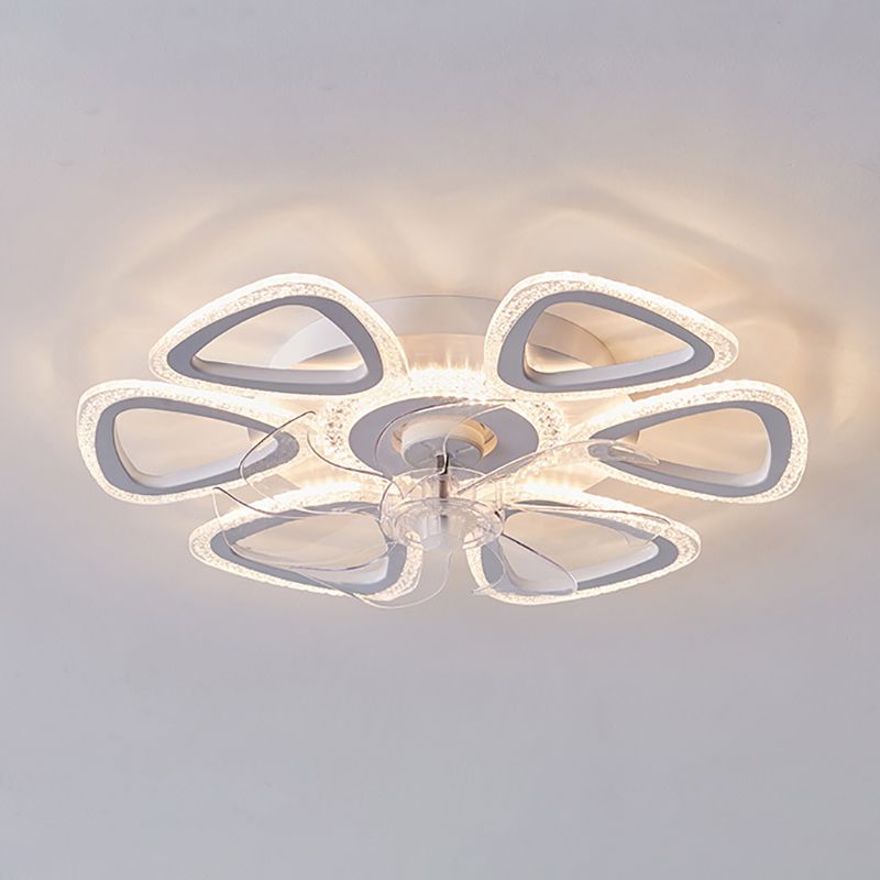 Nordische Metall Deckenlüftungslampe Multi-Head-LED-Flush-Montage-Leuchte mit klarem Kunststofflüfterblatt