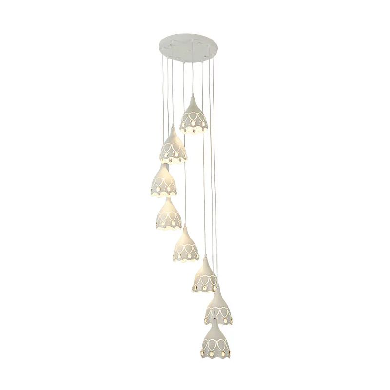 Spiral Multi-plafond Light avec design crevé en fer contemporain 8 lumières lampe de suspension d'escalier en blanc
