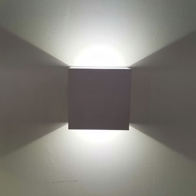 Moderner Stil quadratischer Wandbeleuchtung Metall 2 Leuchten Wandscheibe Jungtiere