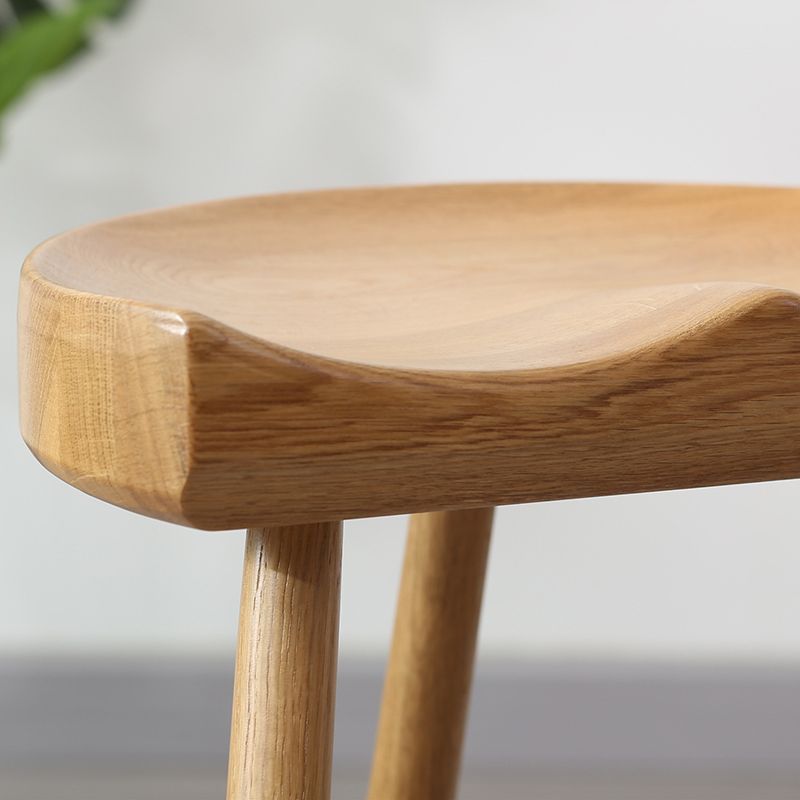 Taburete de bar contemporáneo, taburete de bar de madera clara sin respaldo con reposapiés