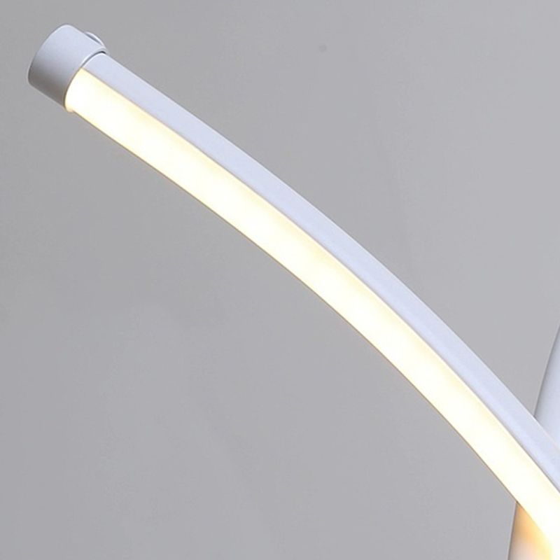 Metalen lineaire vorm vloerlamp Moderne stijl 2 lichten vloerlamp armatuur